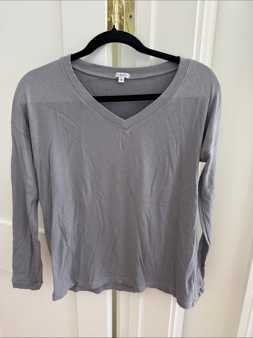 Pj Harlow Classic V-Neck Long Sleeve Top - Gray